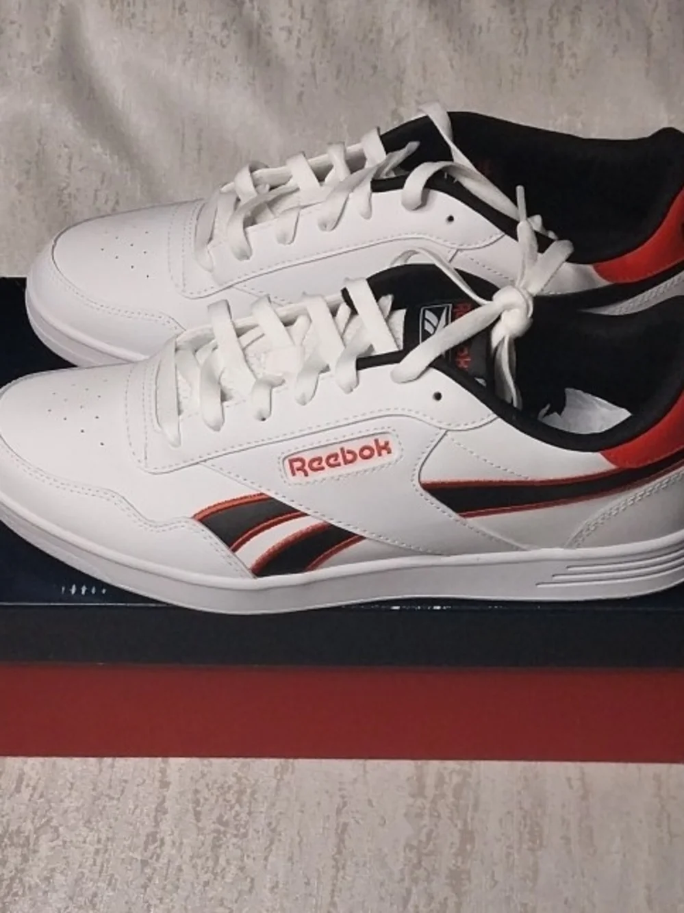 Reebok Court Mens 10 White Black Red Low-Profile Sneakers